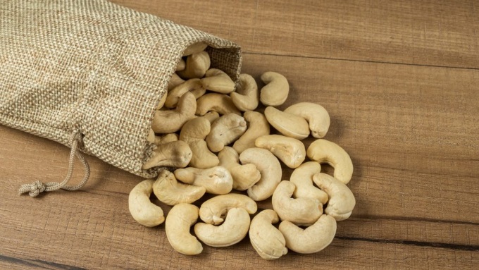 Cashews