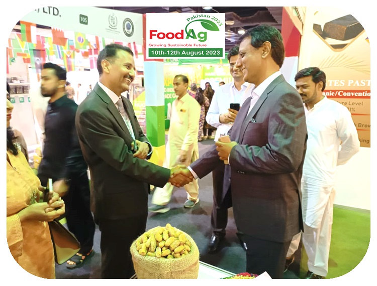 Mr. Muhammad Ashraf, the Consul General of Pakistan in Sydney, and Minister (Trade & Investment) for Australia, New Zealand and Fiji with Abdul Qayoom Memon CEO-GNS Pakistan at FoodAg2023 Karachi-Pakistan